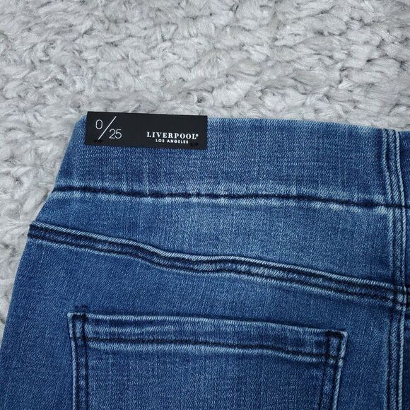 Liverpool Chloe Pull On Stretch Jean Shorts Size 0 25 Blue Rolled - Picture 8 of 10